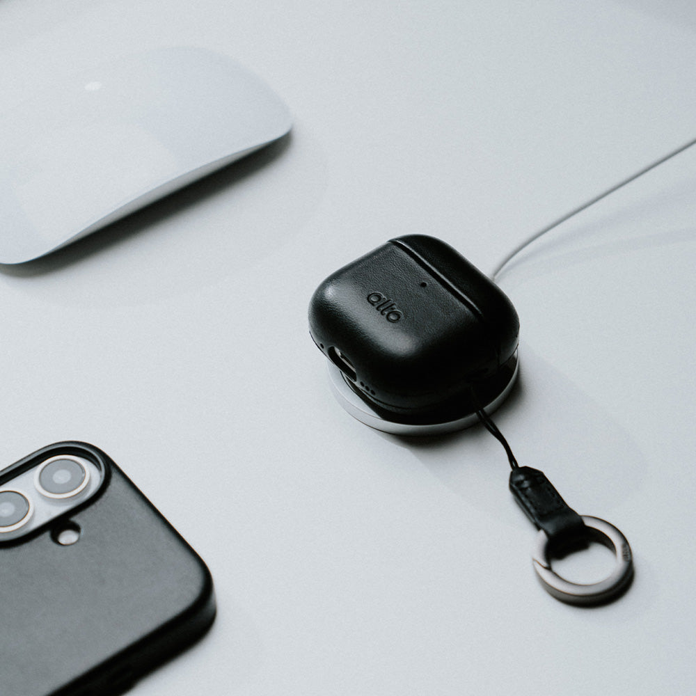 AirPods 4レザーケース - レイヴンブラック