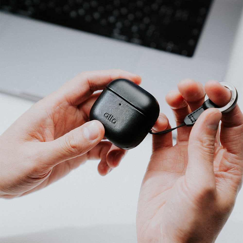 AirPods 4 Leather Case - Raven Black