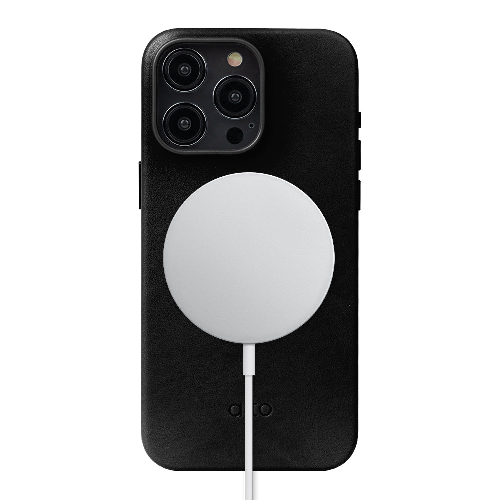 iPhone 15 Series Clop MagSafe Leather Case - Raven Black
