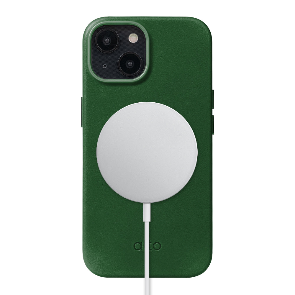 iPhone 15 Series Clop MagSafe Leather Case - Forest Green