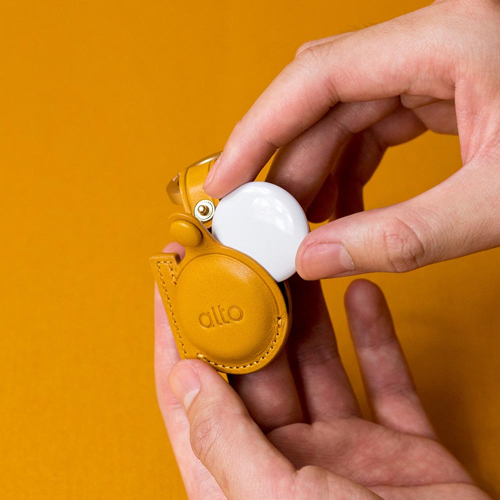 AirTag Leather Key Ring – Caramel Brown