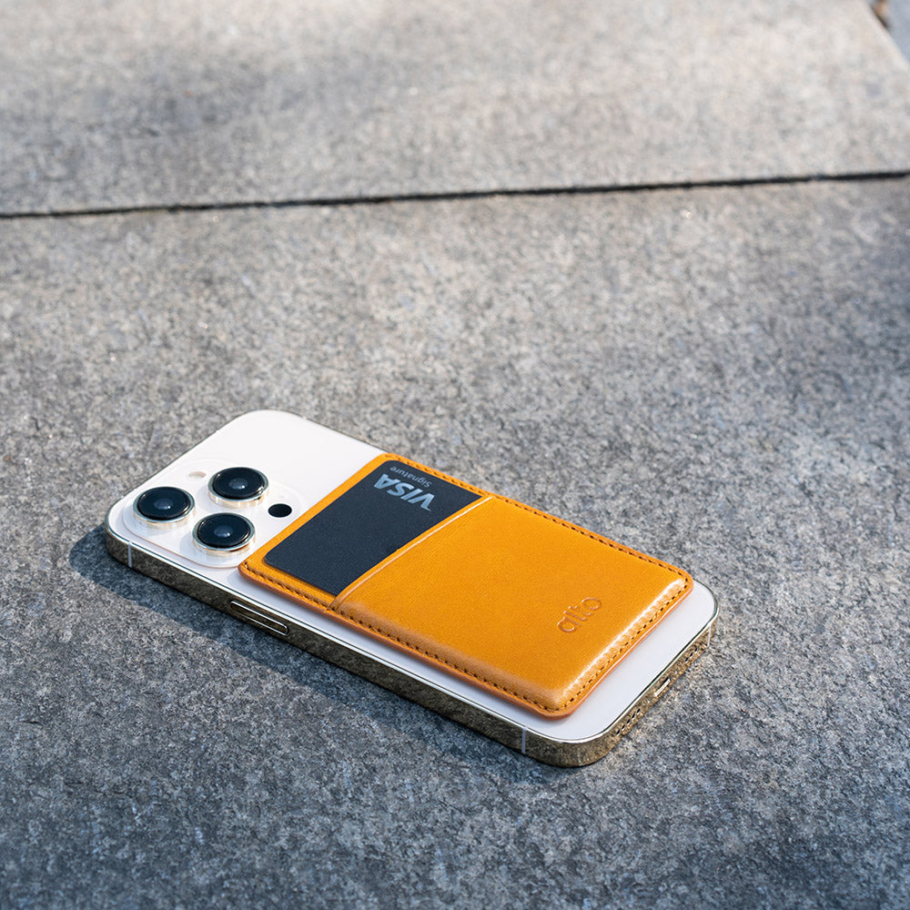 Magnetic Wallet - Caramel Brown