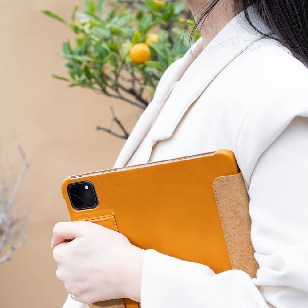 iPad Air 10.9″ / Air 11“ M2 / Pro 11″フォリオレザーケース - キャラメルブラウン