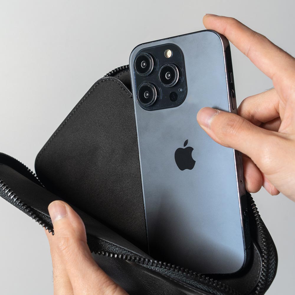 Leather Phone Wallet – Raven Black
