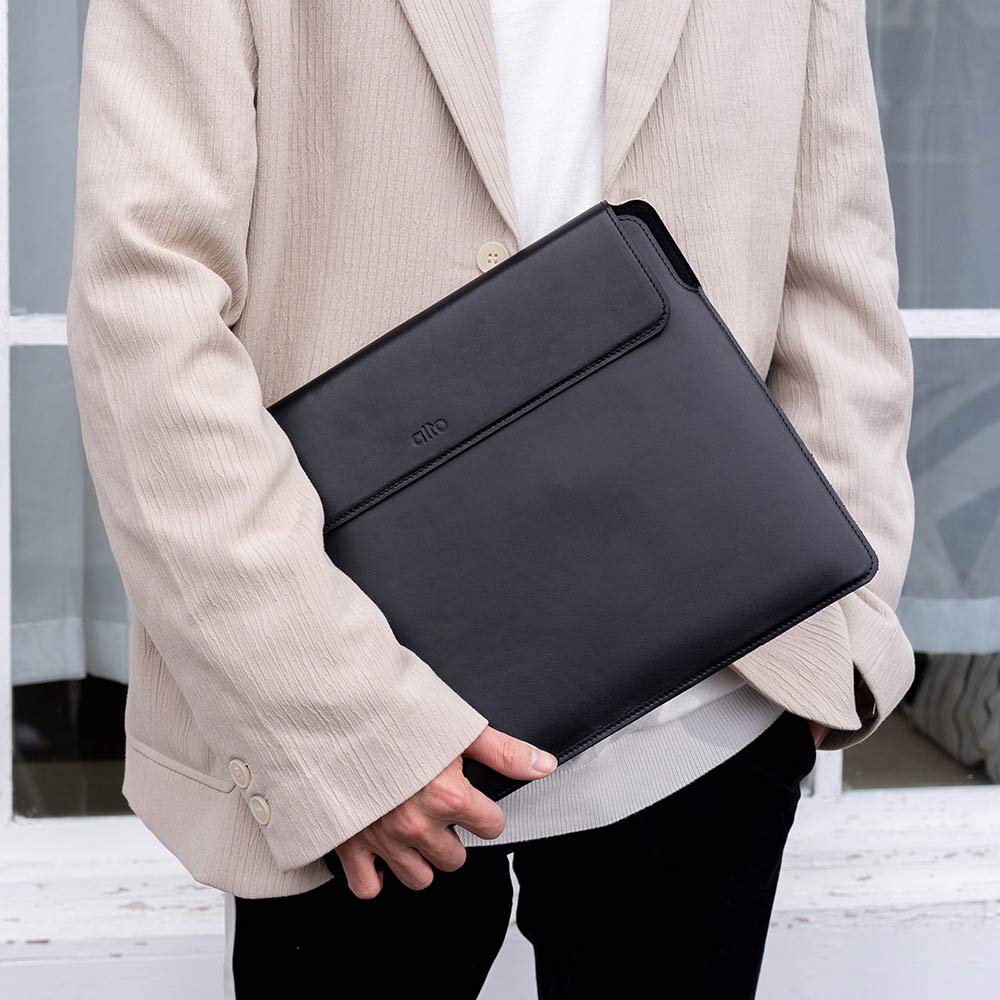 Leather Sleeve for MacBook 13″/14″ – Raven Black