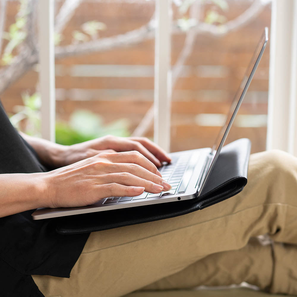 Leather Sleeve for MacBook 13″/14″ – Raven Black