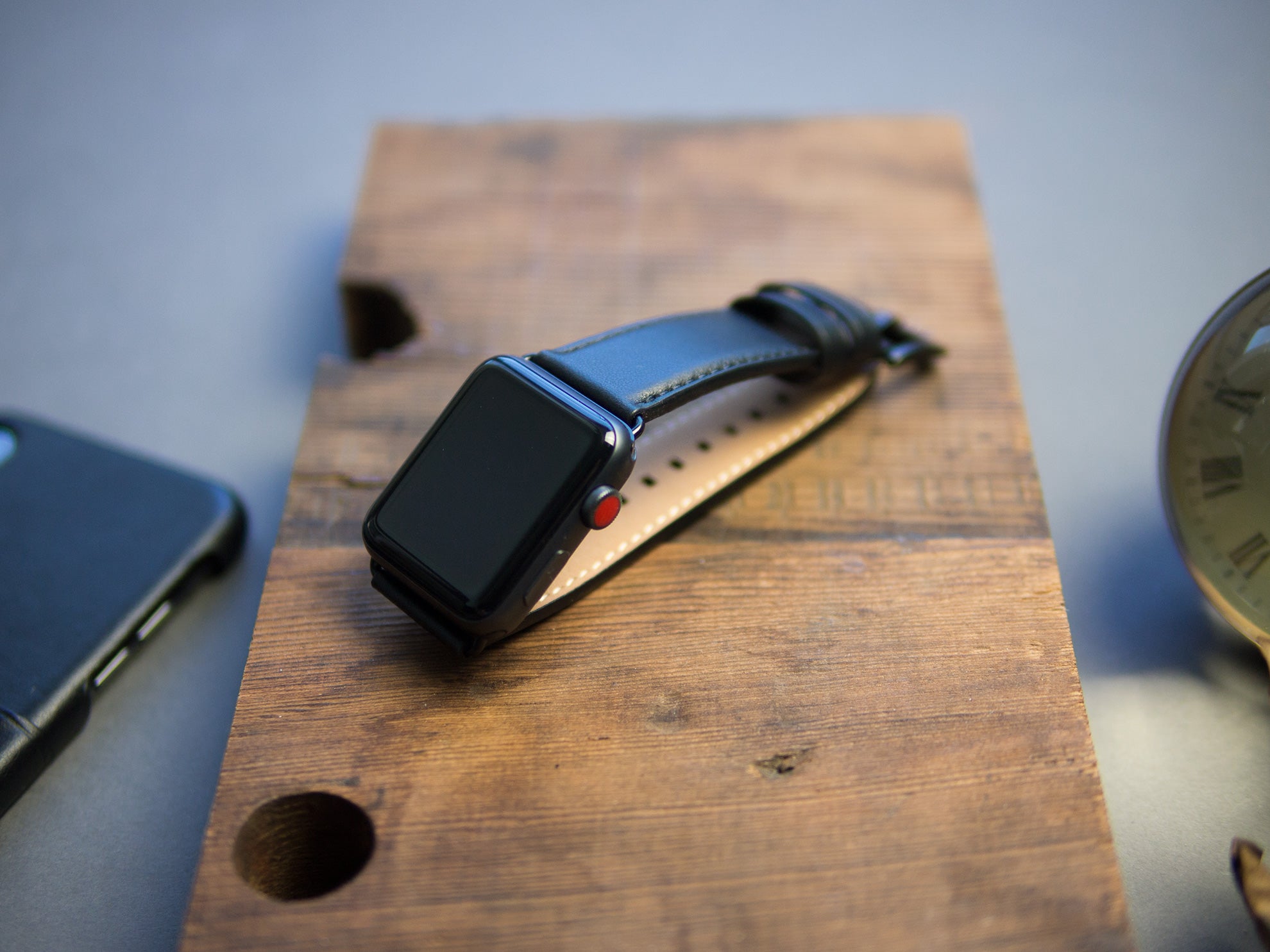 Apple Watch Leather Band 42/44/45/49mm – Raven Black