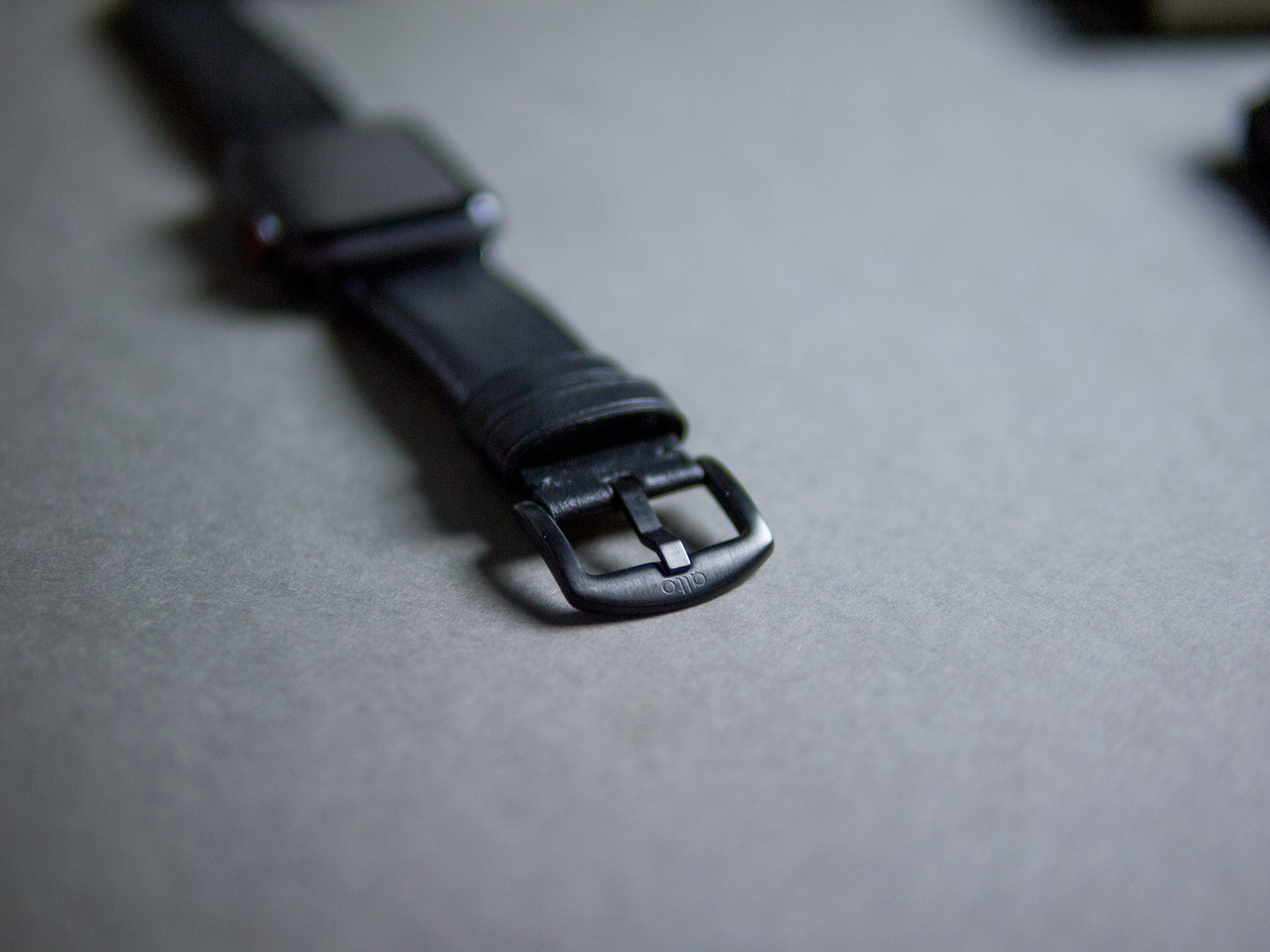 Apple Watch Leather Band 42/44/45/49mm – Raven Black