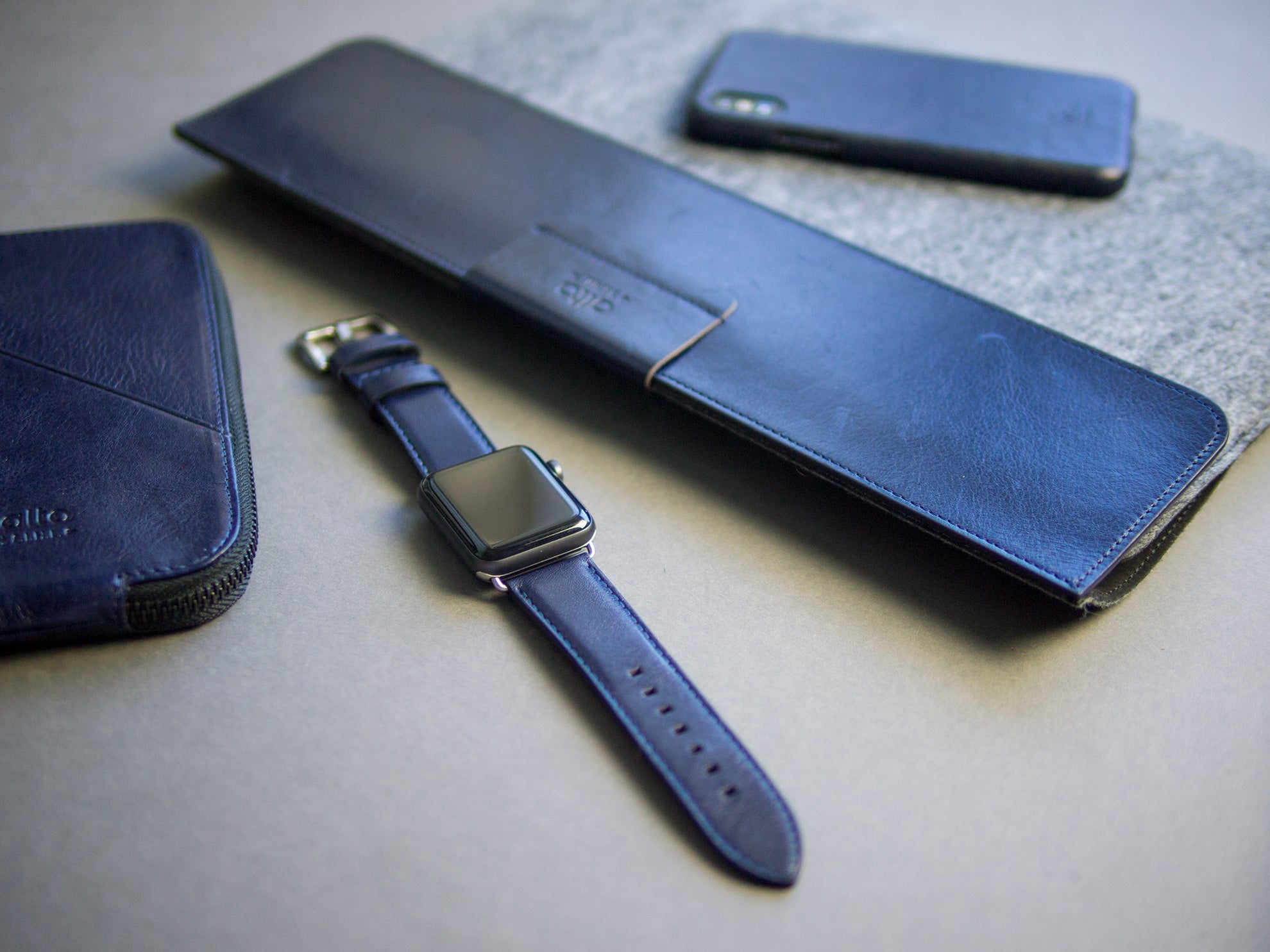Apple Watch Leather Band 42/44/45/49mm – Navy Blue