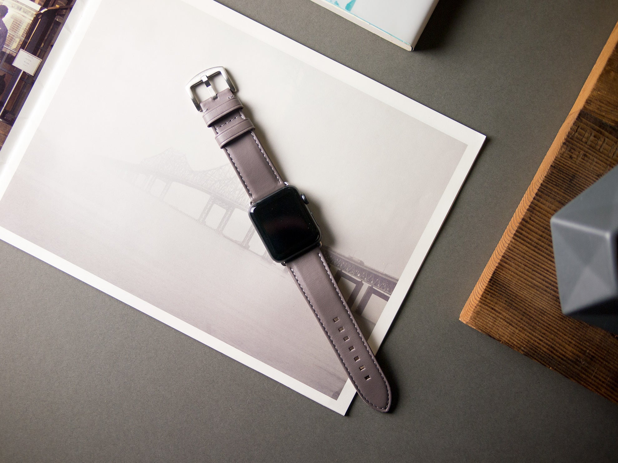 Apple Watch Leather Band 42/44/45/49mm – Cement Gray