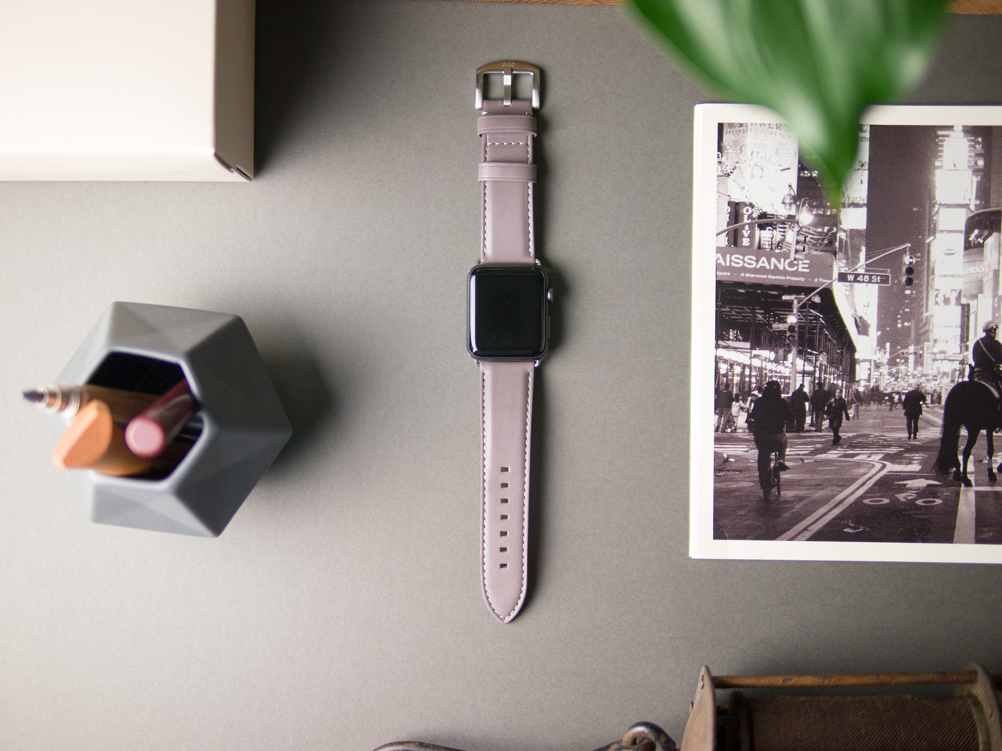 Apple Watch Leather Band 42/44/45/49mm – Cement Gray
