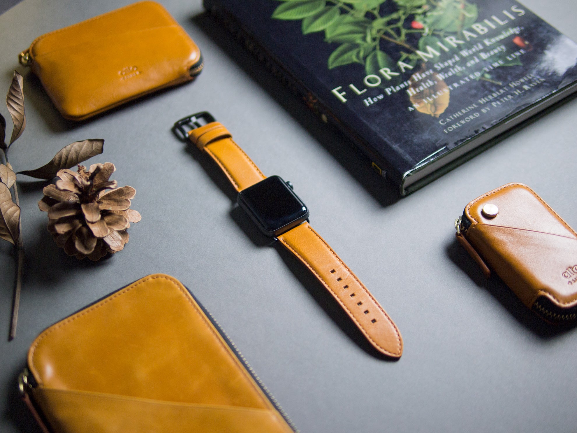 Apple Watch Leather Band 42/44/45/49mm – Caramel Brown