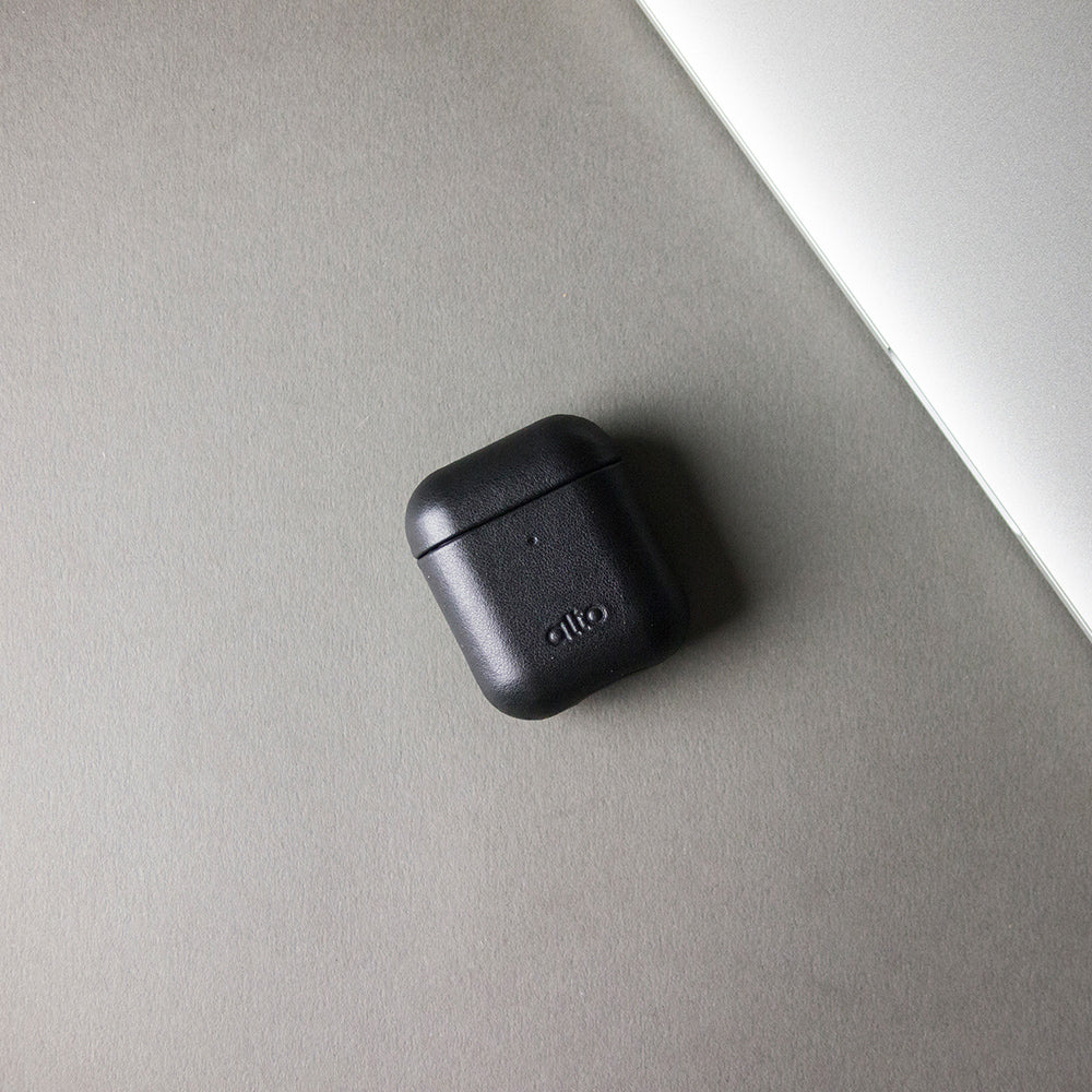 AirPods Leather Case – Raven Black