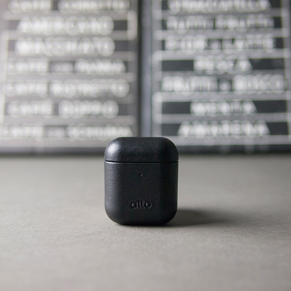 AirPods Leather Case – Raven Black