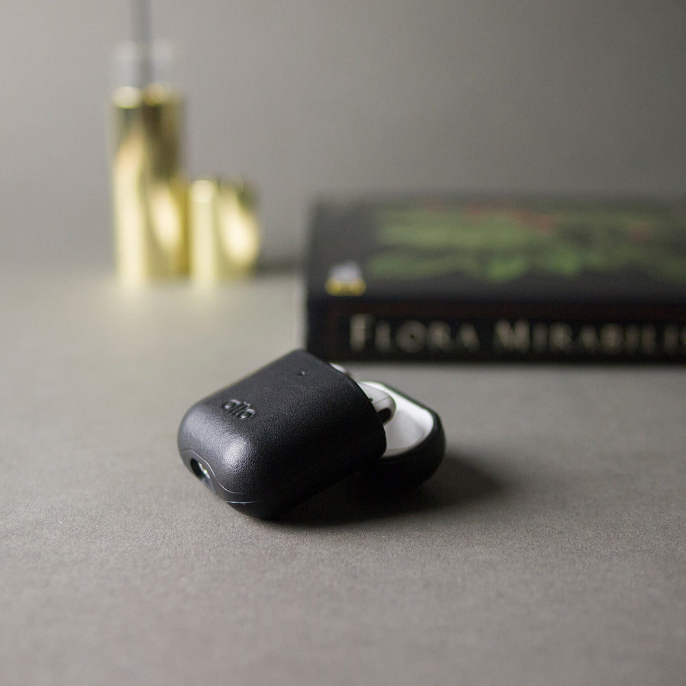 AirPods Leather Case – Raven Black