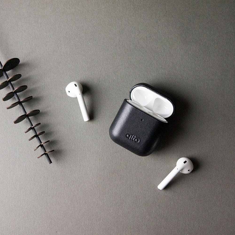 AirPods Leather Case – Raven Black