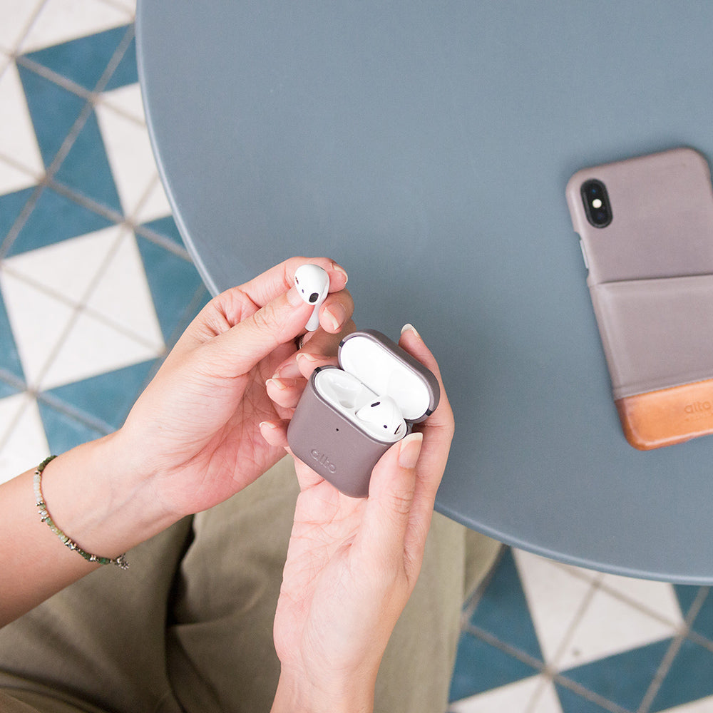 AirPods Leather Case – Cement Gray