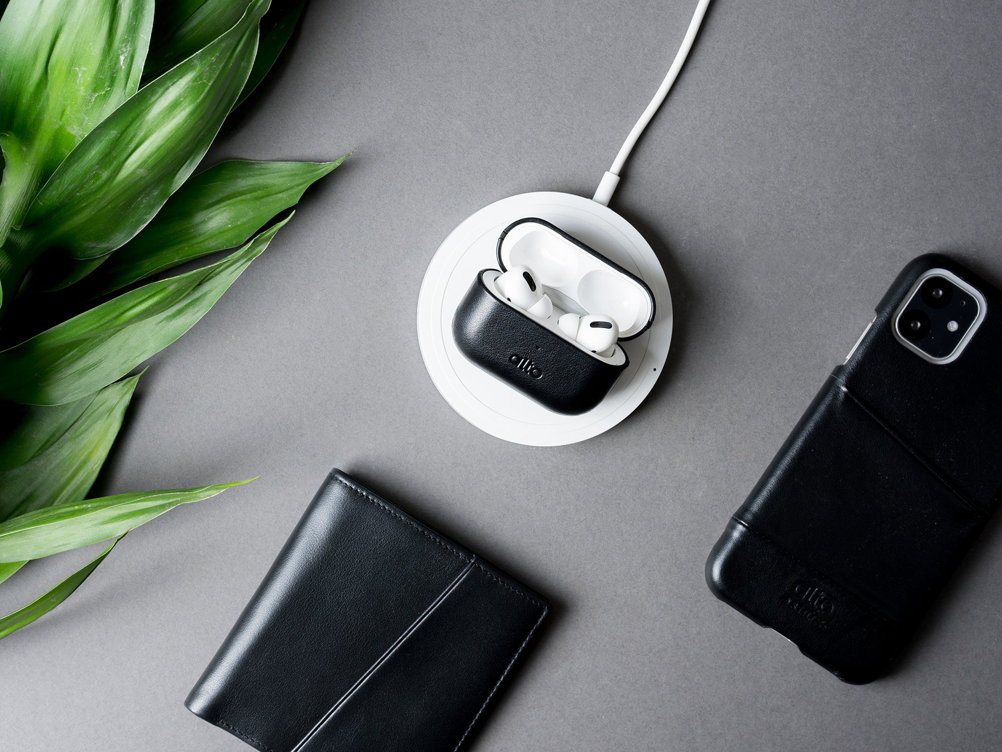 AirPods Pro Leather Case – Raven Black