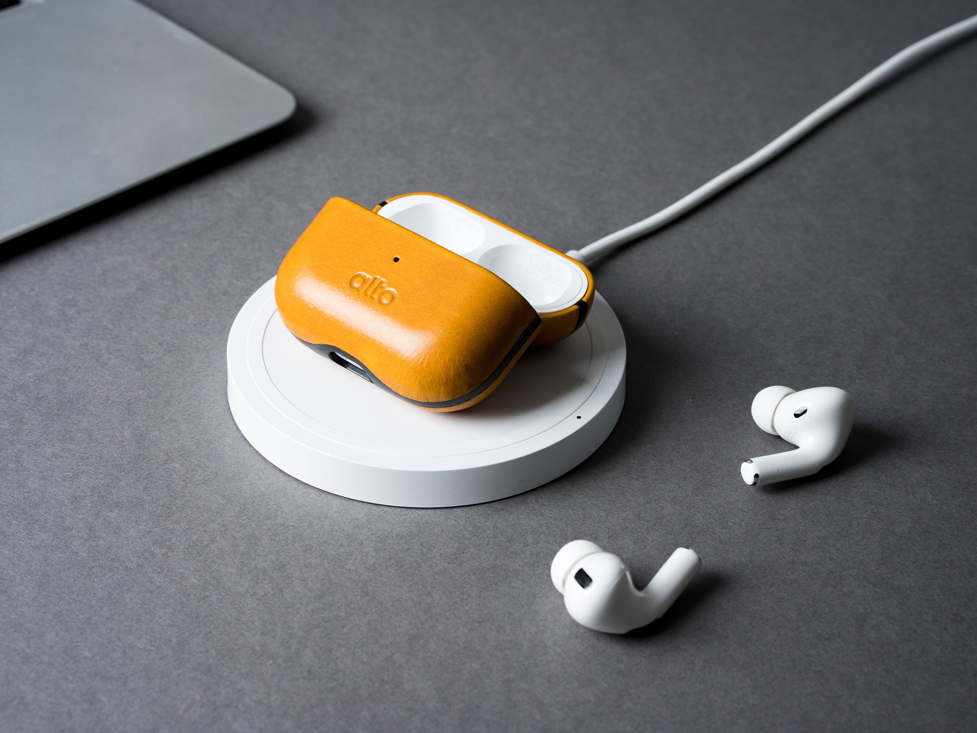 AirPods Pro Leather Case – Caramel Brown