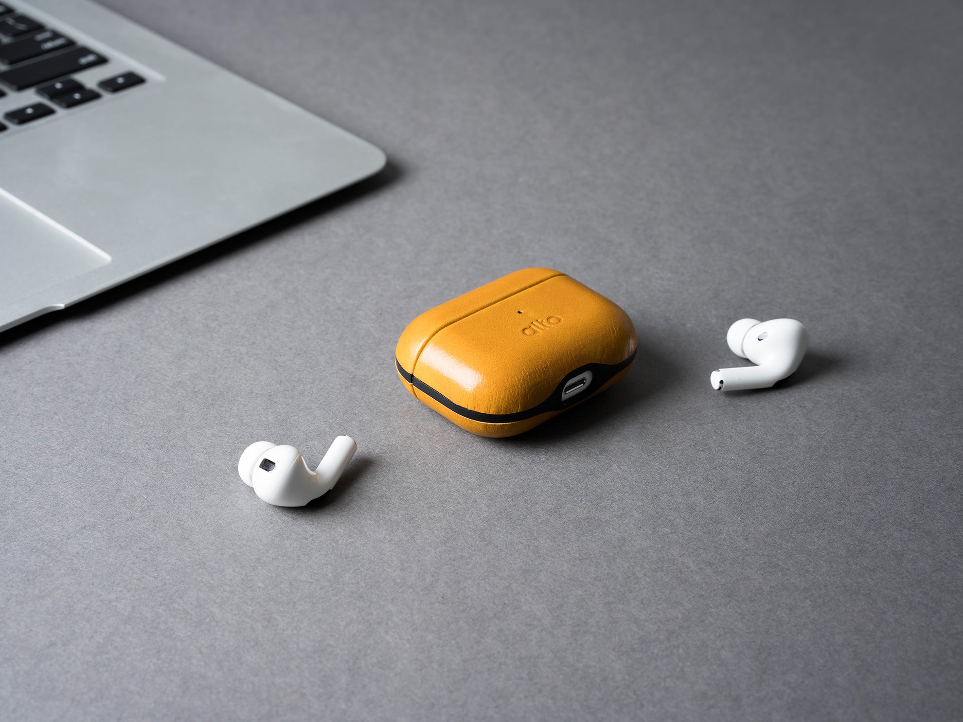 AirPods Pro Leather Case – Caramel Brown