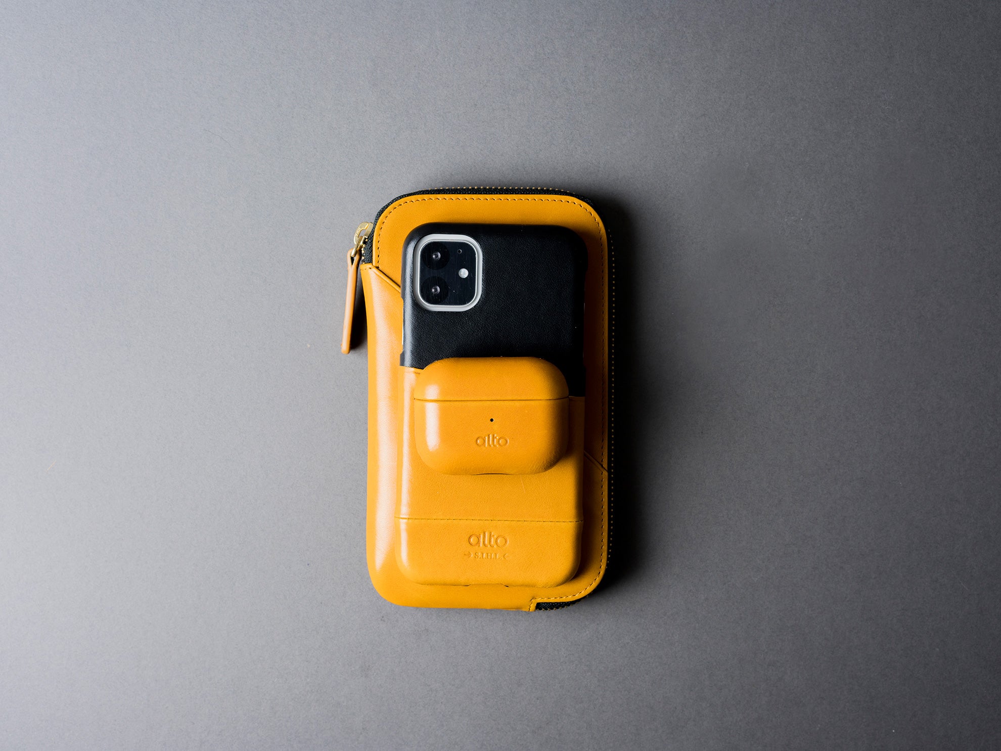 AirPods Pro Leather Case – Caramel Brown