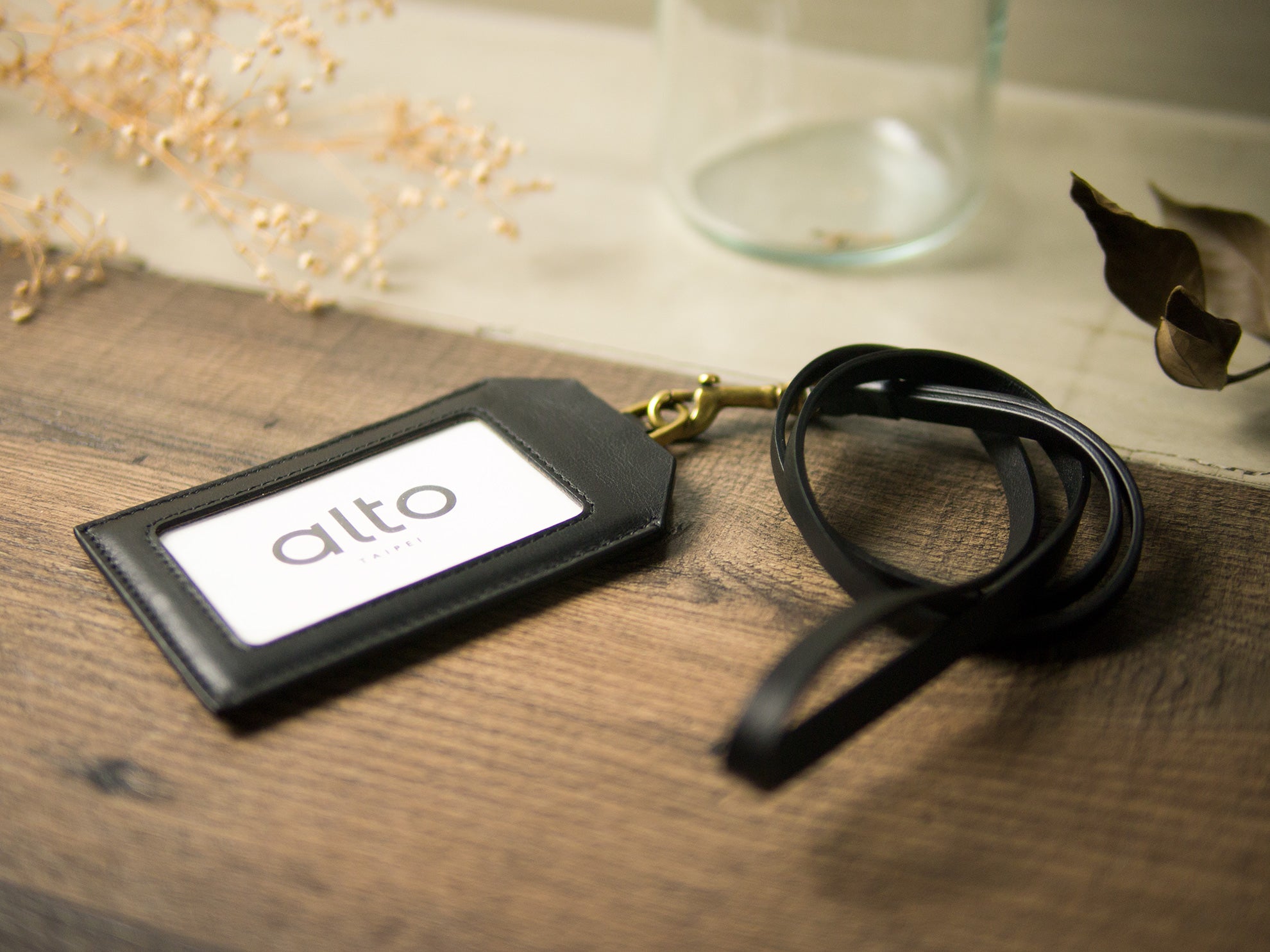 Leather Badge Holder – Raven Black