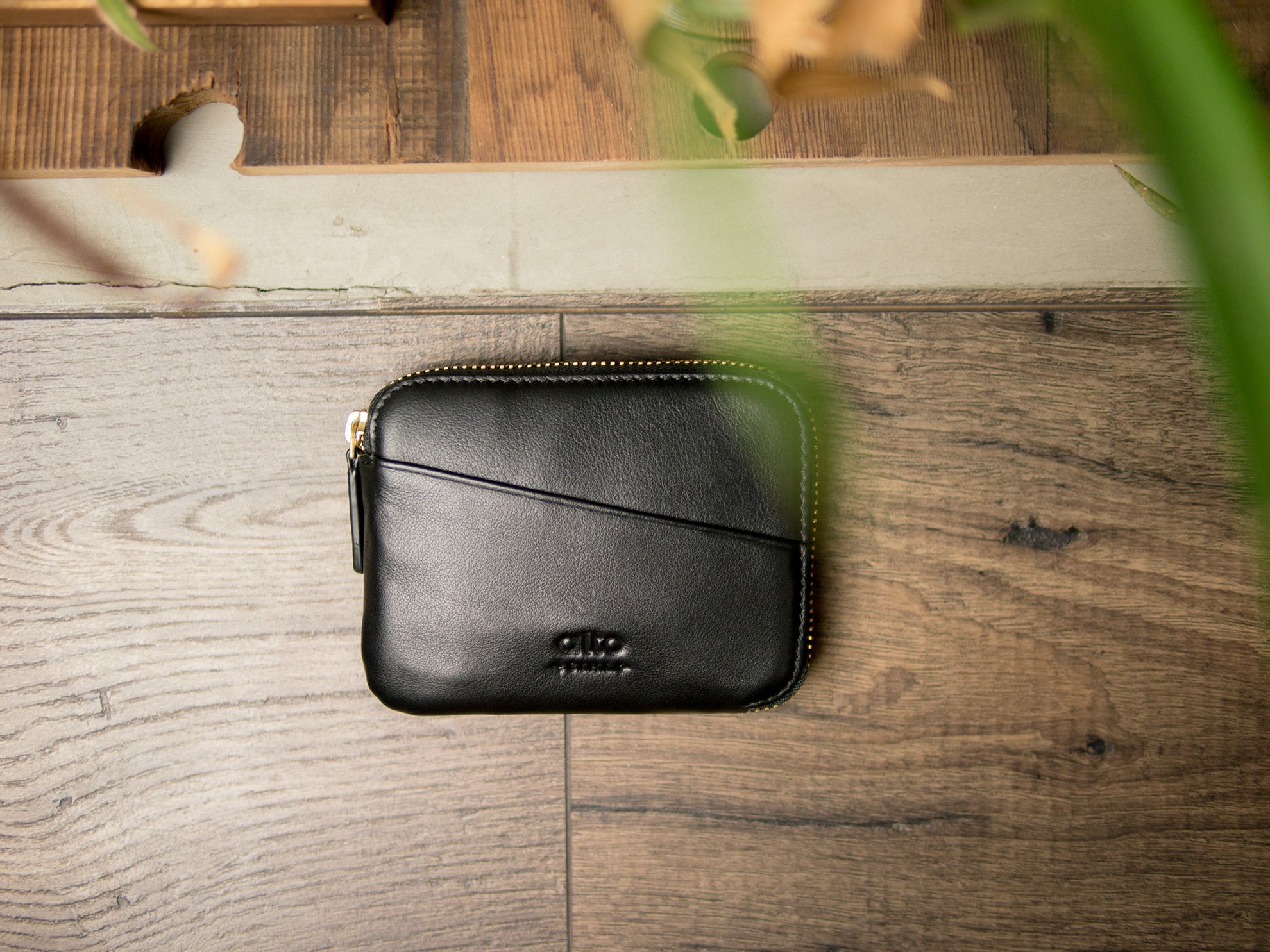 Leather Pouch Wallet – Raven Black