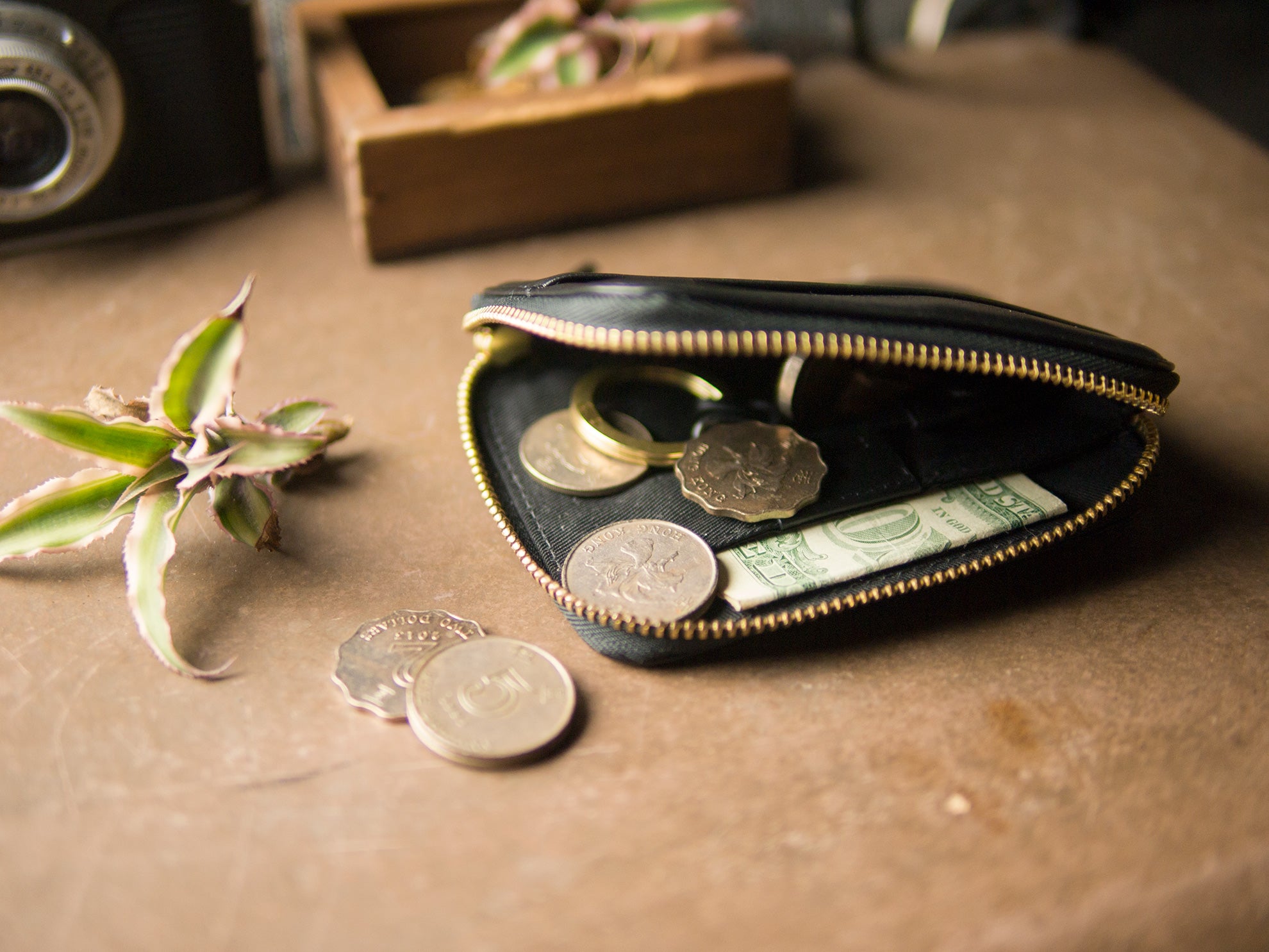 Leather Pouch Wallet – Raven Black