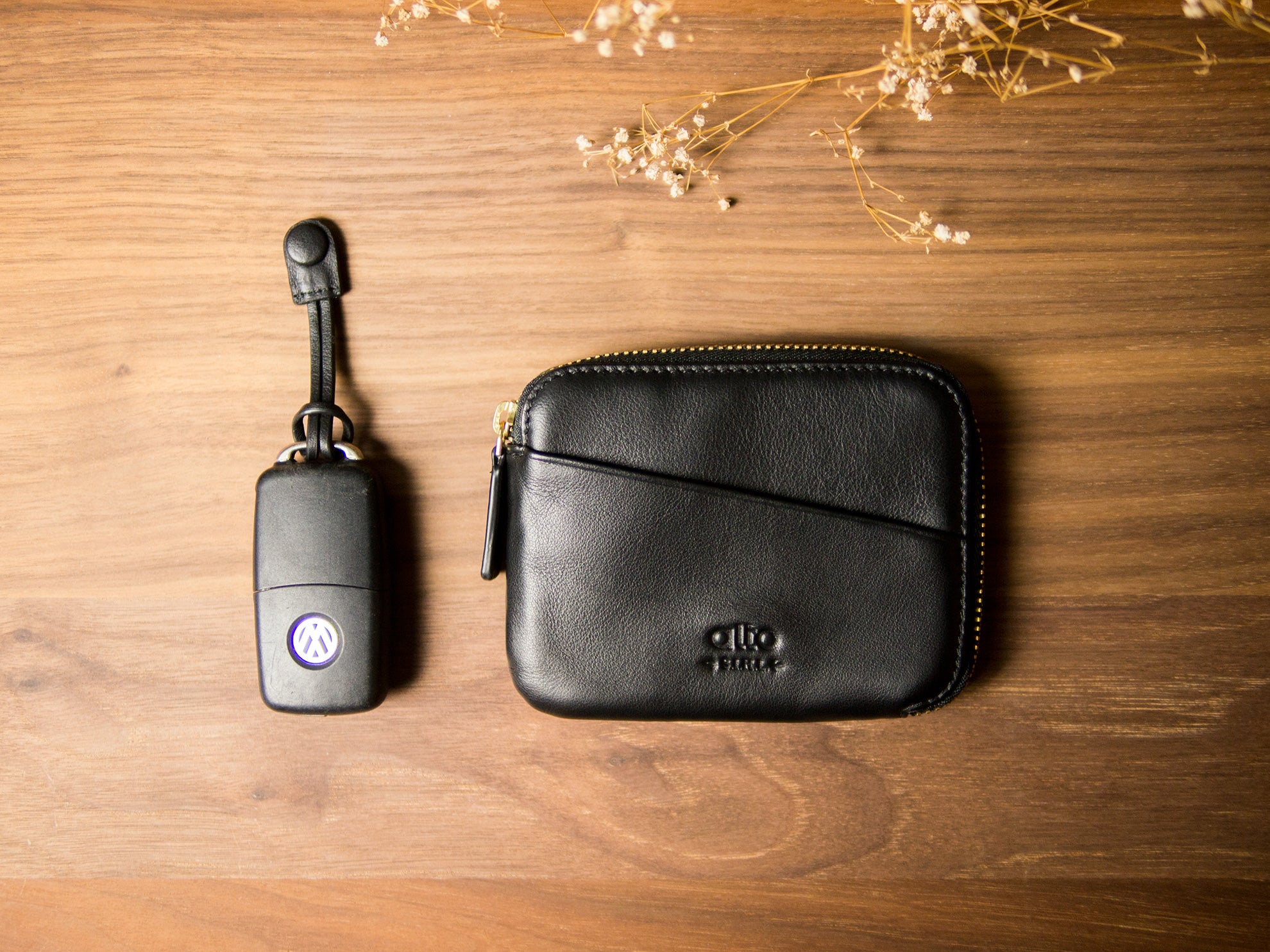 Leather Pouch Wallet – Raven Black