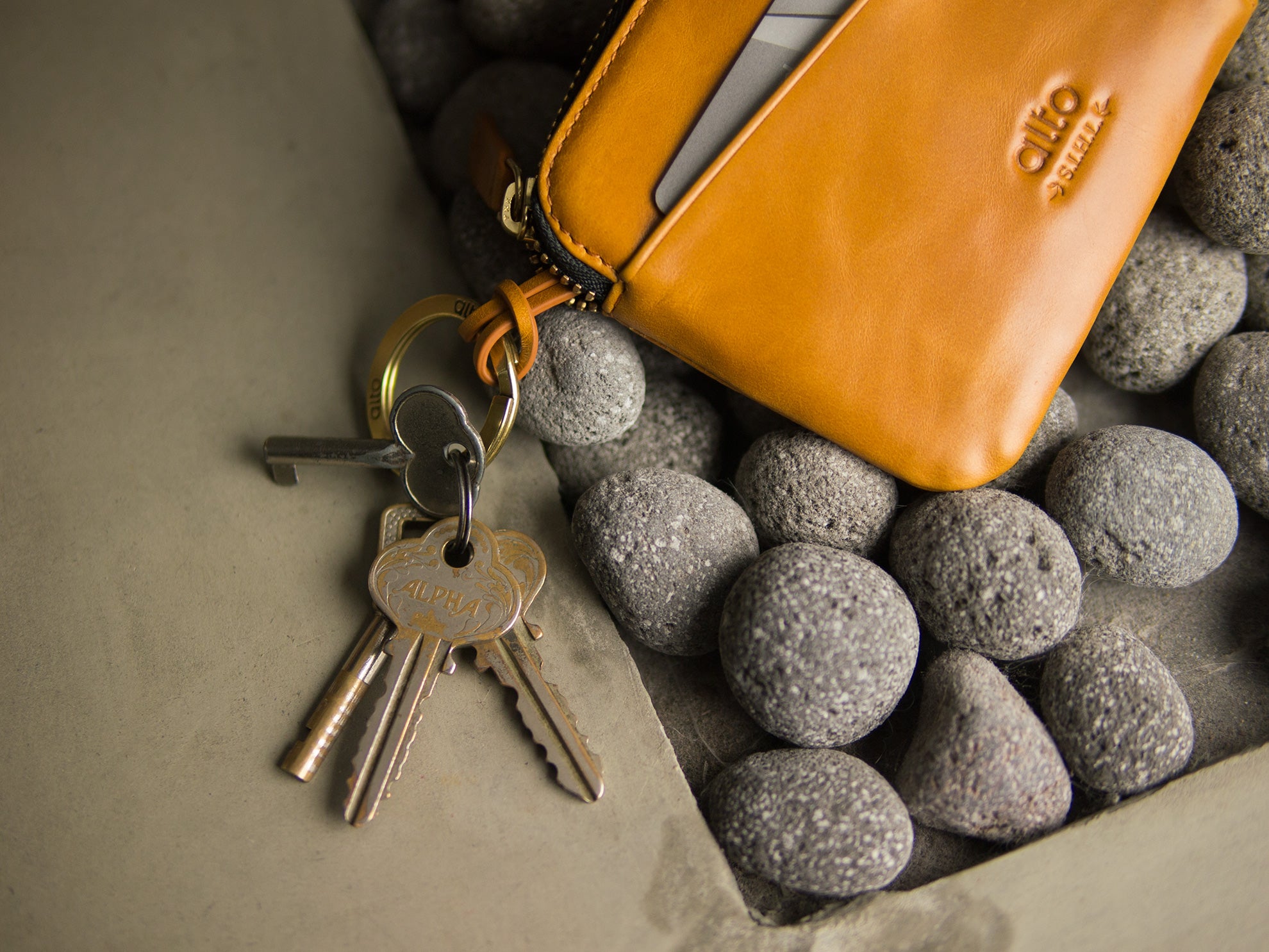 Leather Pouch Wallet – Caramel Brown