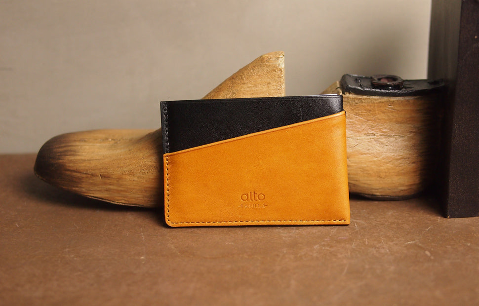 Leather Card Holder – Raven Black/Caramel Brown
