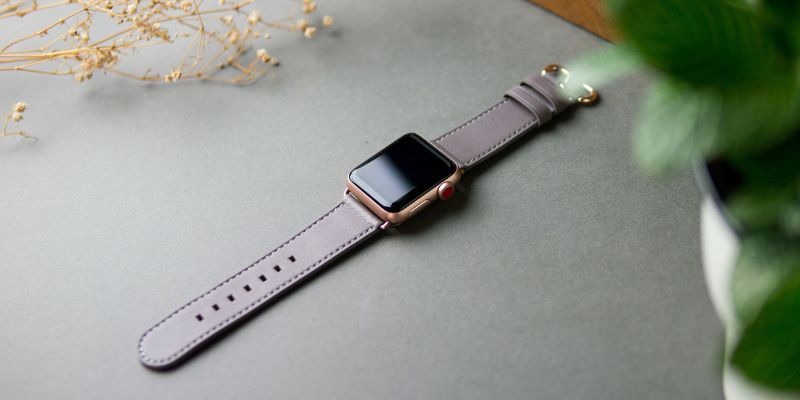 Mesmerizing Touch on Wrist – Alto Apple Watch Leather Strap
