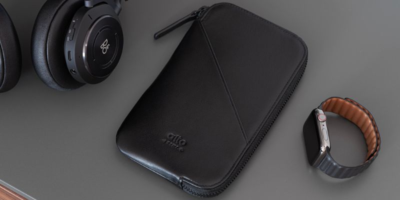 LIFE WITH ALTO’S TRAVEL PHONE WALLET