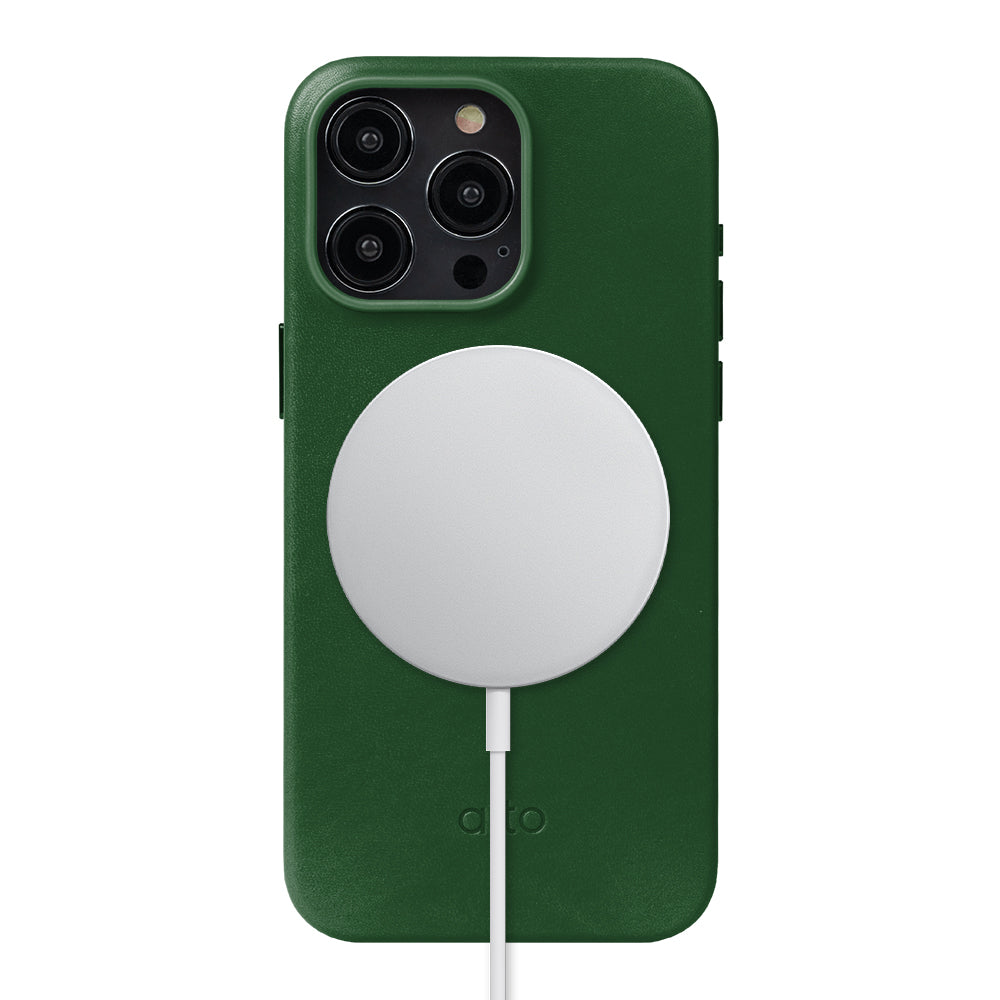 iPhone 15 Series Clop MagSafe Leather Case - Forest Green