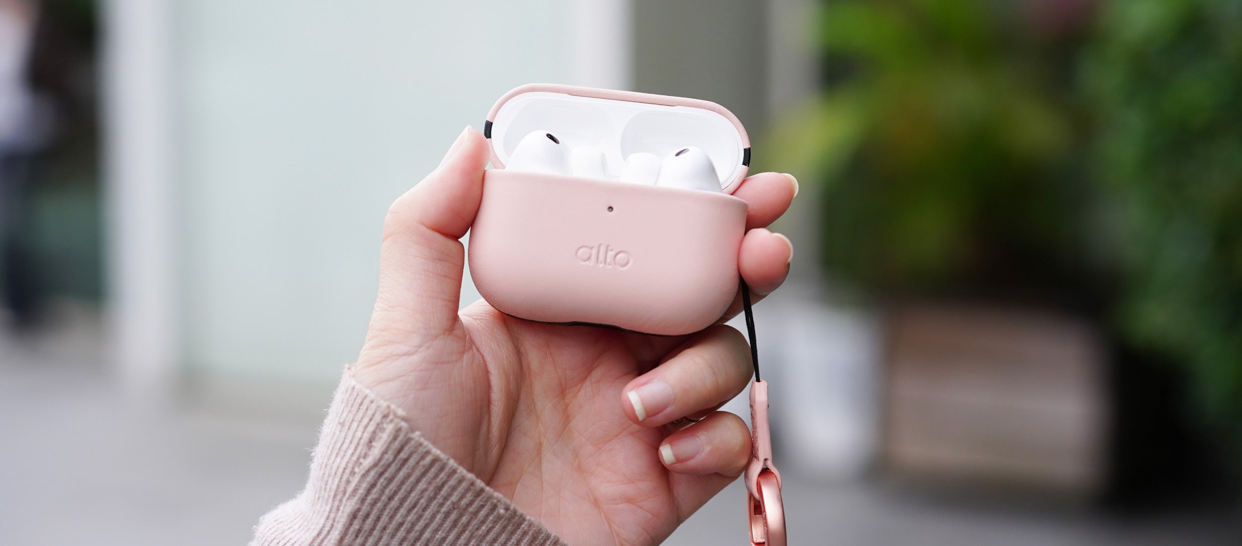 AirPods Pro 3 Leather Case - Misty Pink: Keychain Included