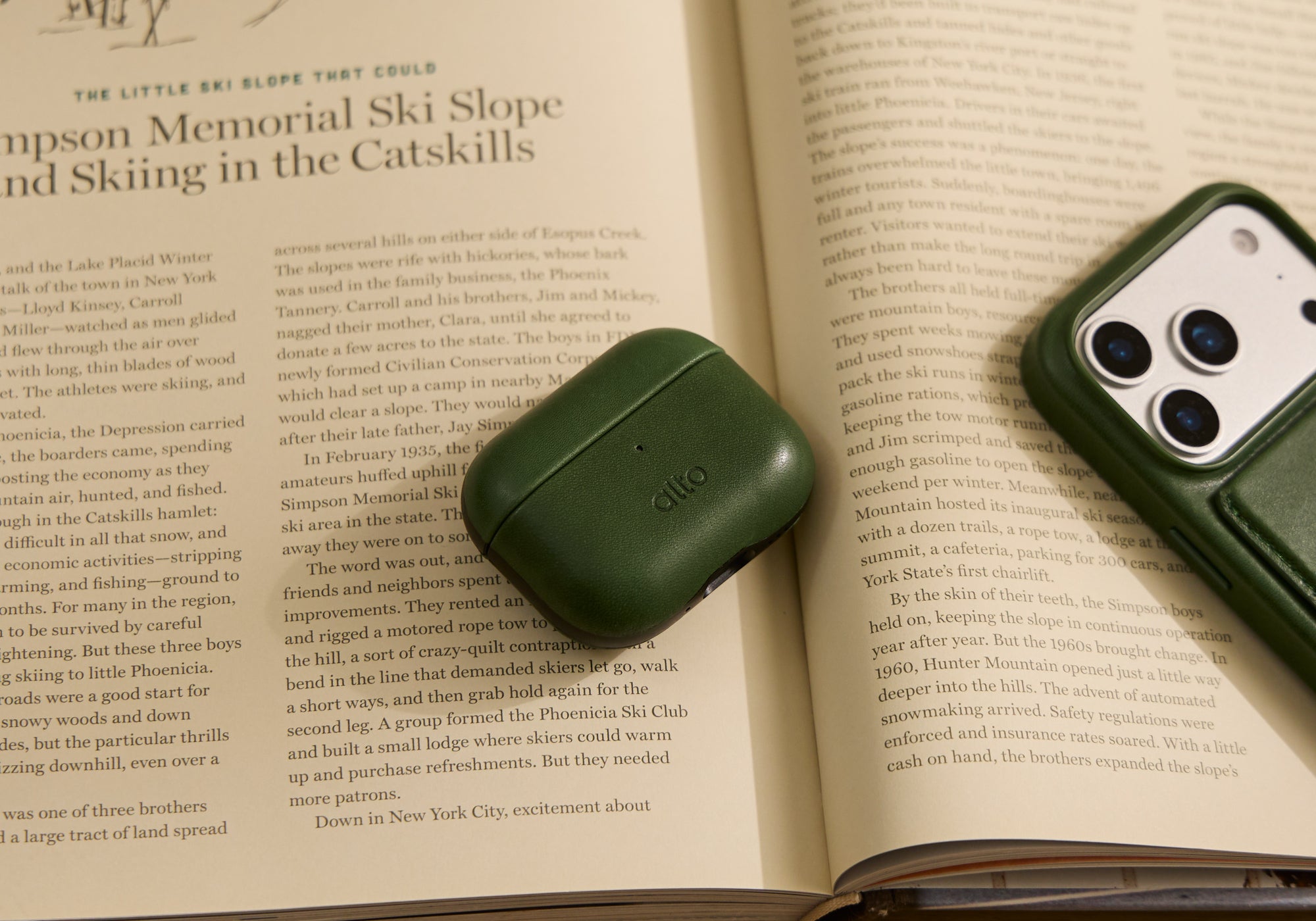 AirPods Pro 3 Leather Case - Forest Green: Keychain Included